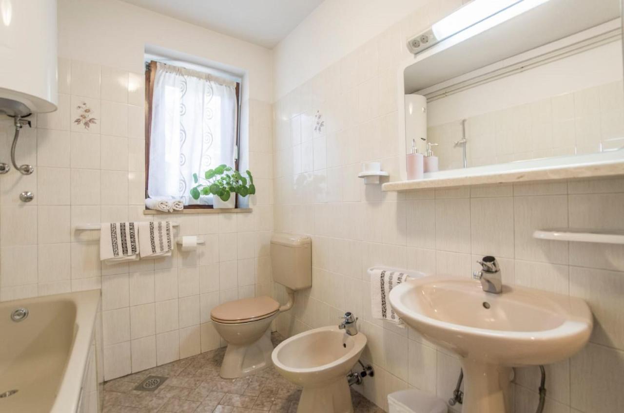 Holiday Home Villa Spilla Selca  ภายนอก รูปภาพ