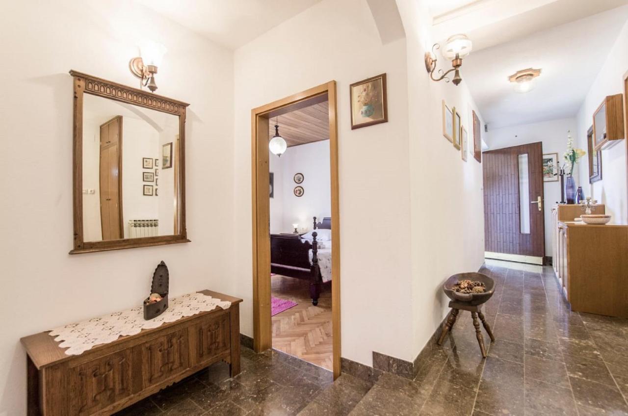 Holiday Home Villa Spilla Selca  ภายนอก รูปภาพ